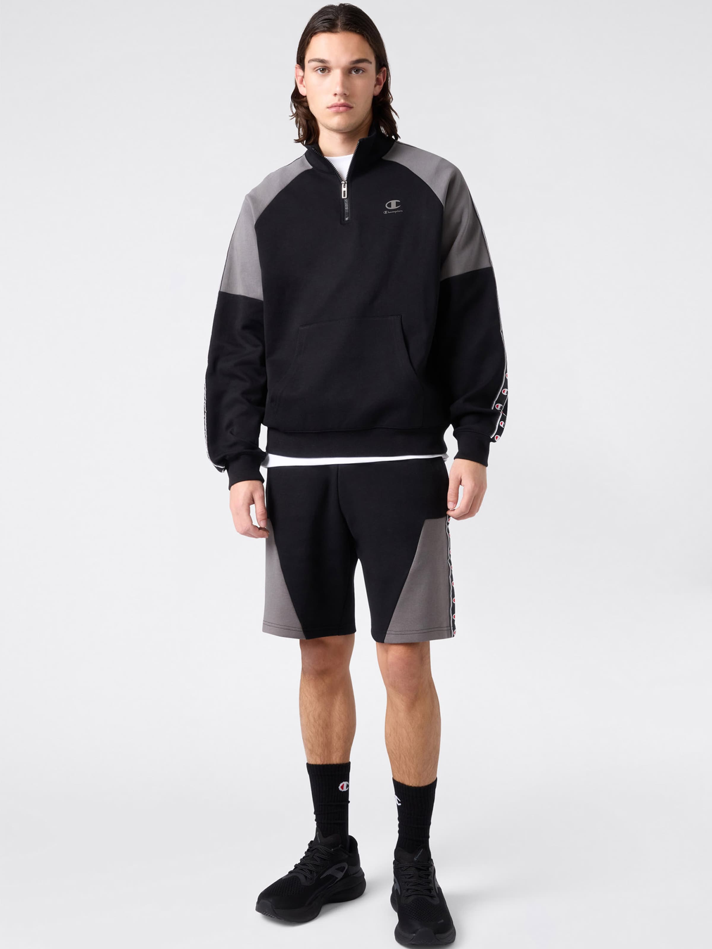 

Champion Authentic Athletic Apparel Широкие шорты в черном цвете