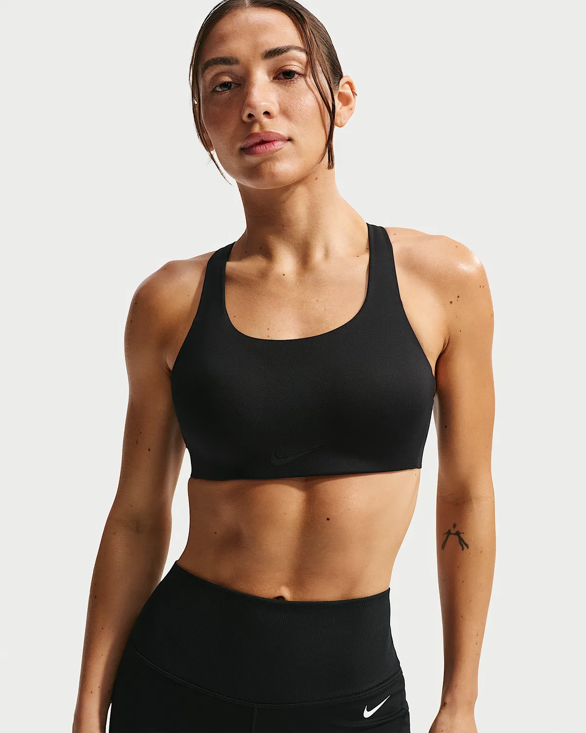 Женский спортивный бюстгальтер Nike Rival с высокой поддержкой и поролоном, Black/Particle Beige