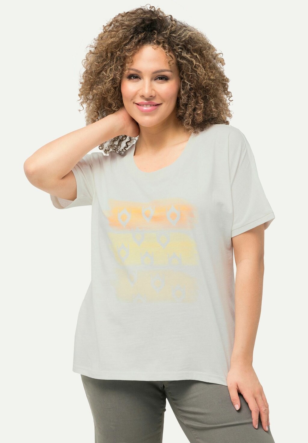 

Футболка с принтом SPRAY PAINT SHORT SLEEVE GRAPHIC Ulla Popken, кремовый