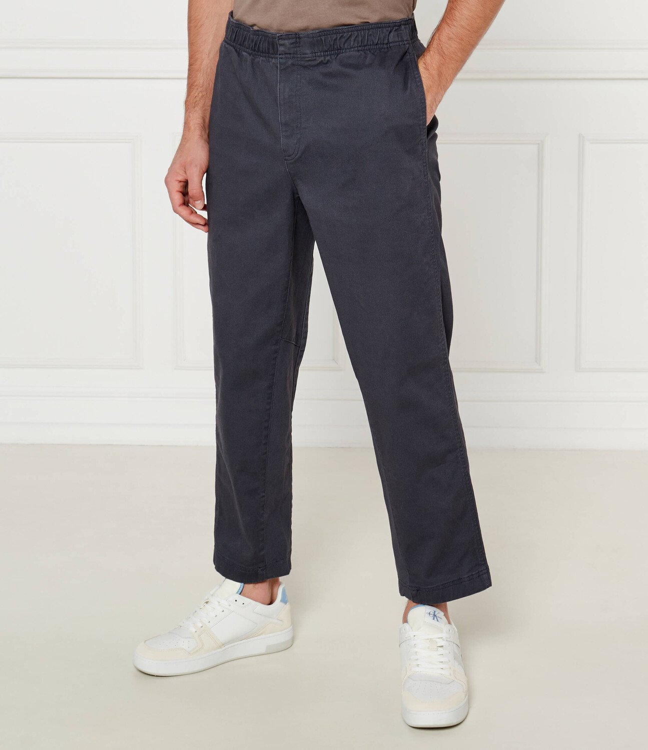 

Брюки CALVIN KLEIN JEANS chino Relaxed fit, цвет grafite