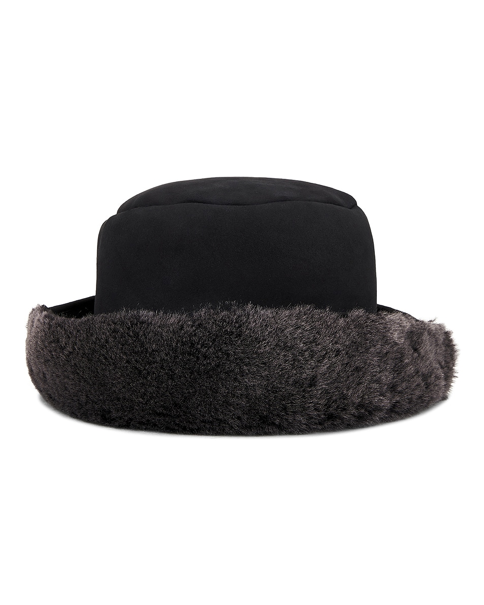 

Двусторонняя панама из овчины Clyde, цвет Black Silver Tip