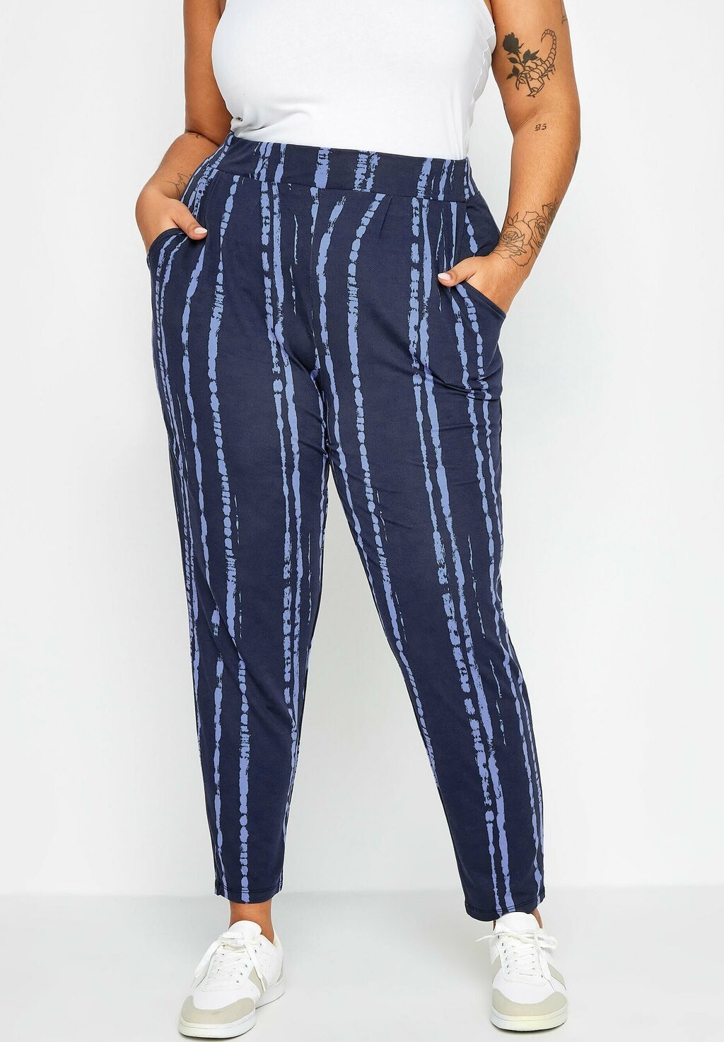 

Брюки DOUBLE PLEATED Yours Clothing, темно-синий