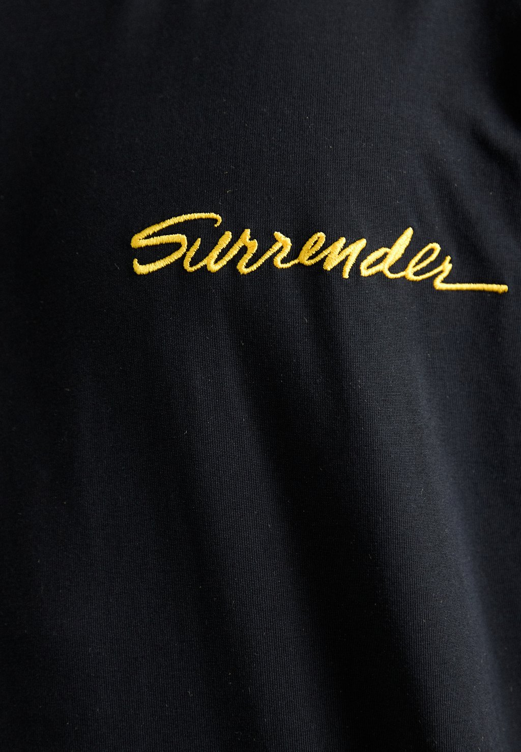 

Футболка с принтом SURRENDER Études, черный