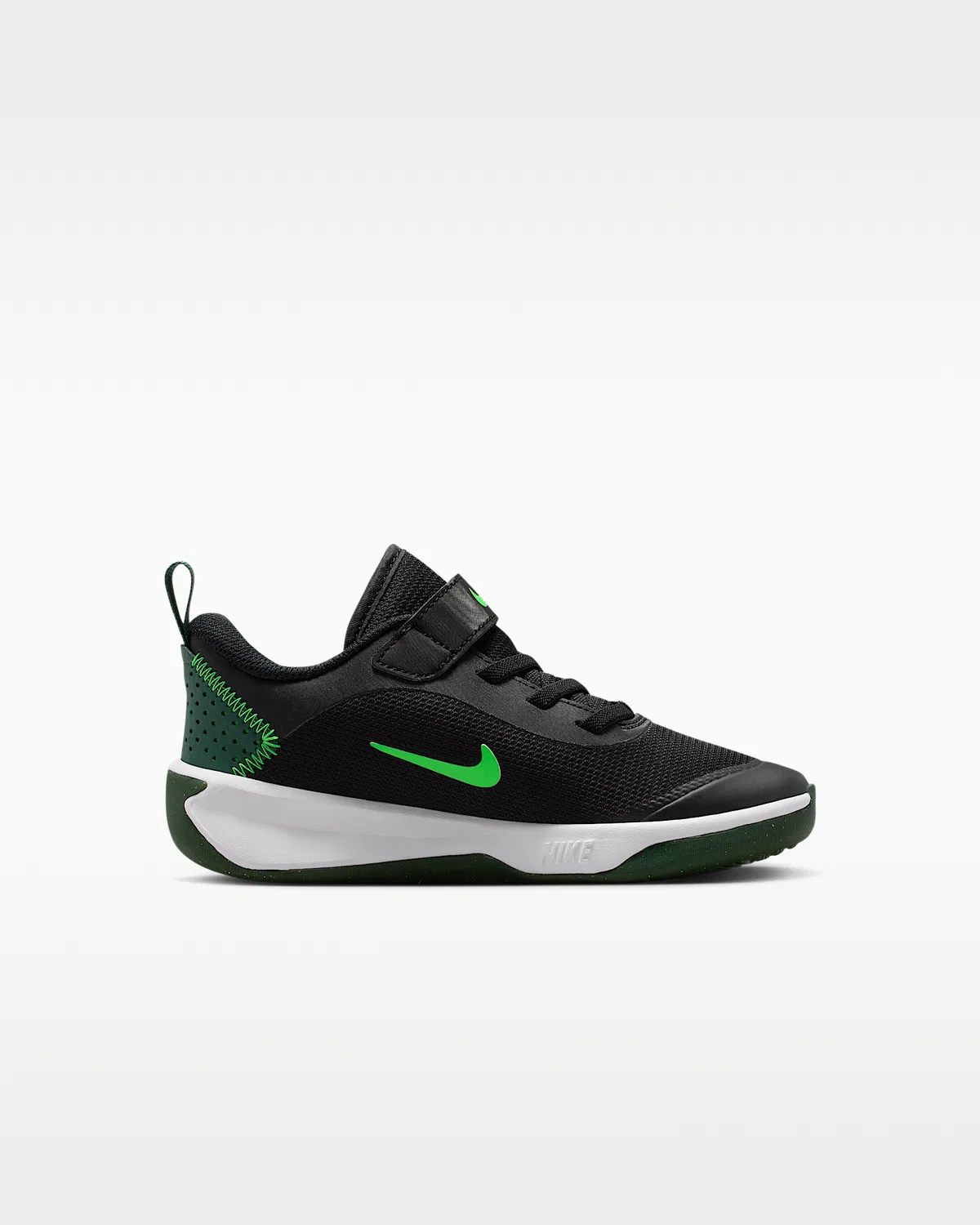 Детские кроссовки Nike Omni Multi-Court, Black/Green Strike/Fir — фото 3