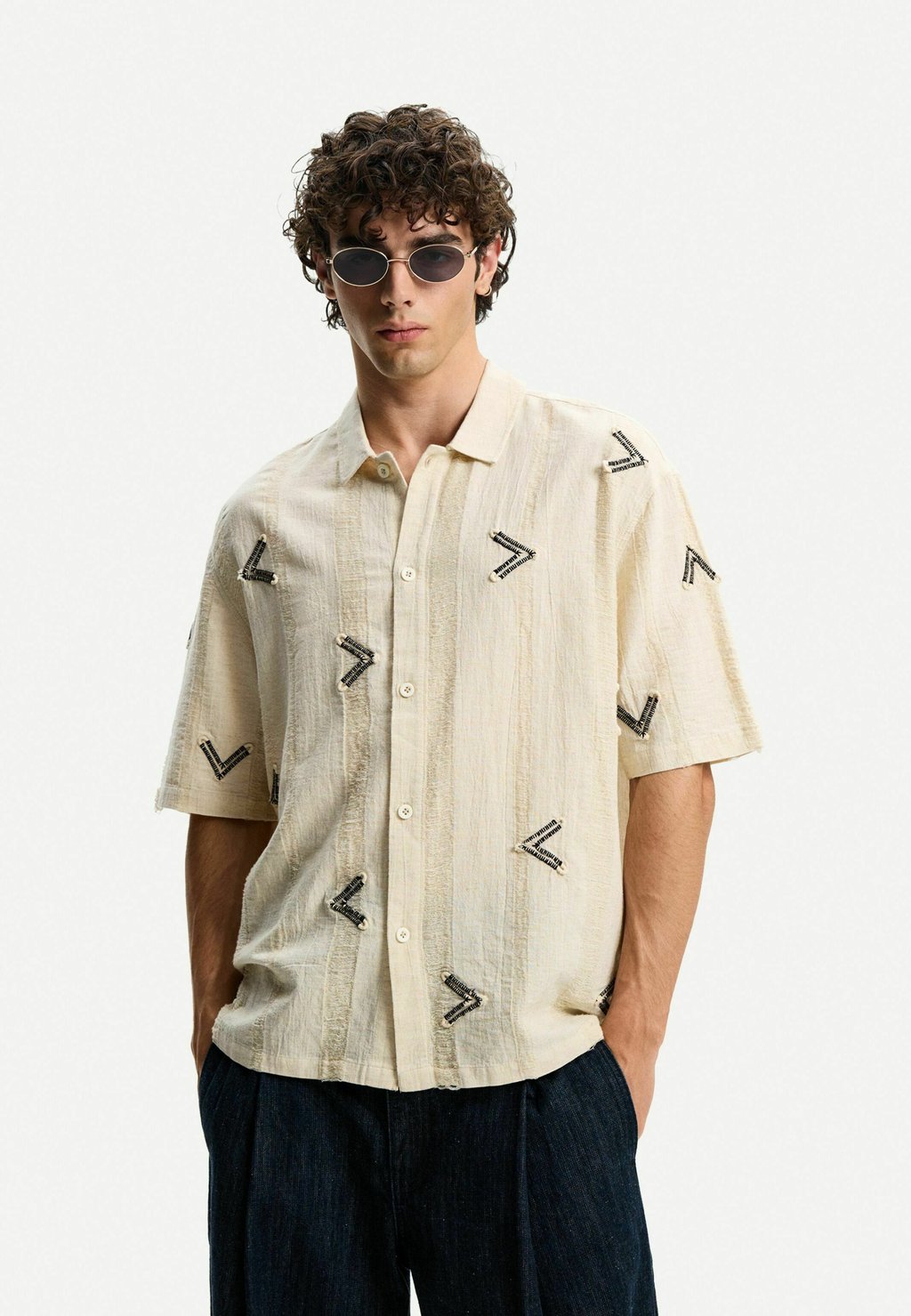 

Рубашка SHORT SLEEVE Bershka, песочный