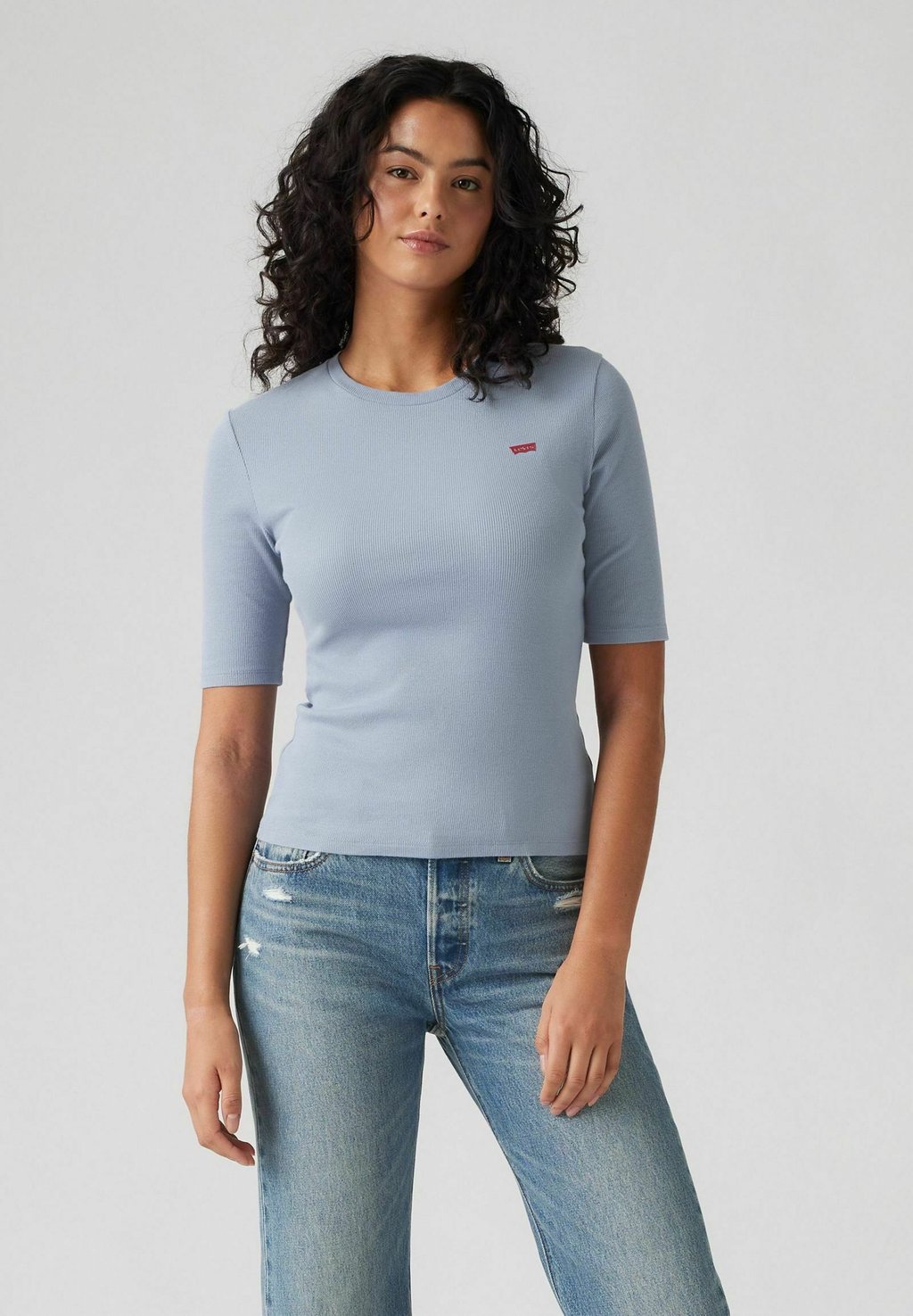 

Базовая футболка LUCA SLIM TEE Levi's, цвет Potpourri