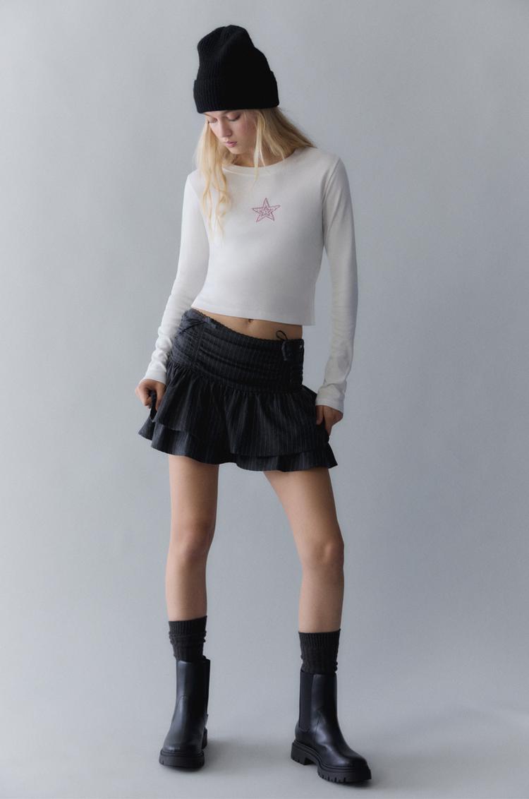 

Футболка со звездой из стразов Pull And Bear, белый