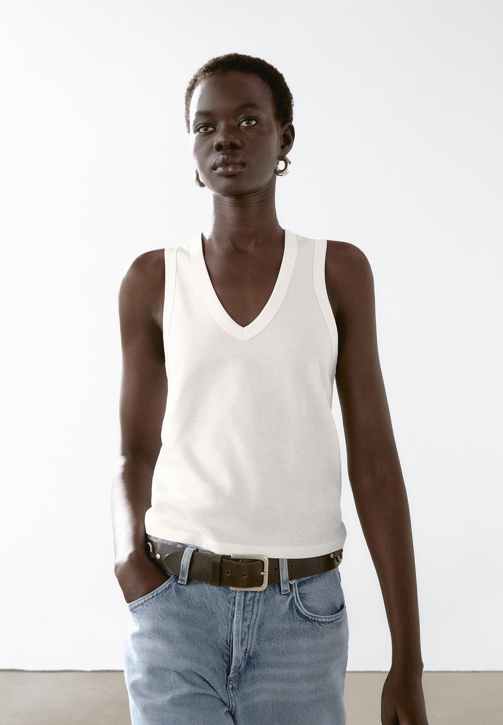

Топ SLEEVELESS Massimo Dutti, белый