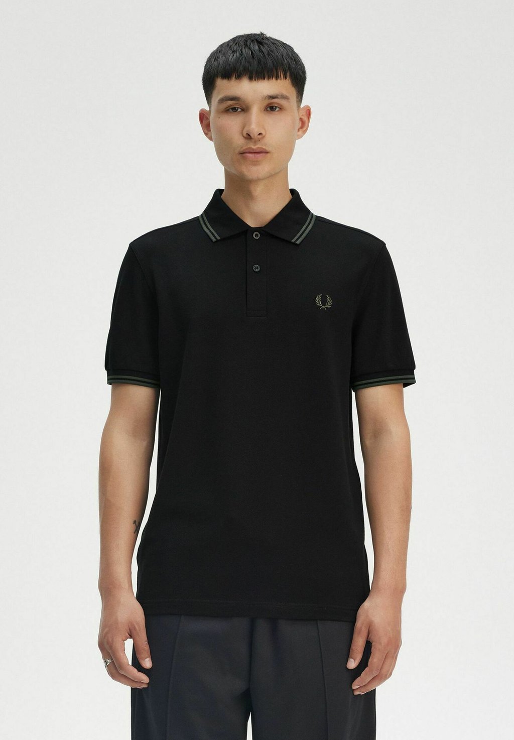 

Поло Fred Perry, черный