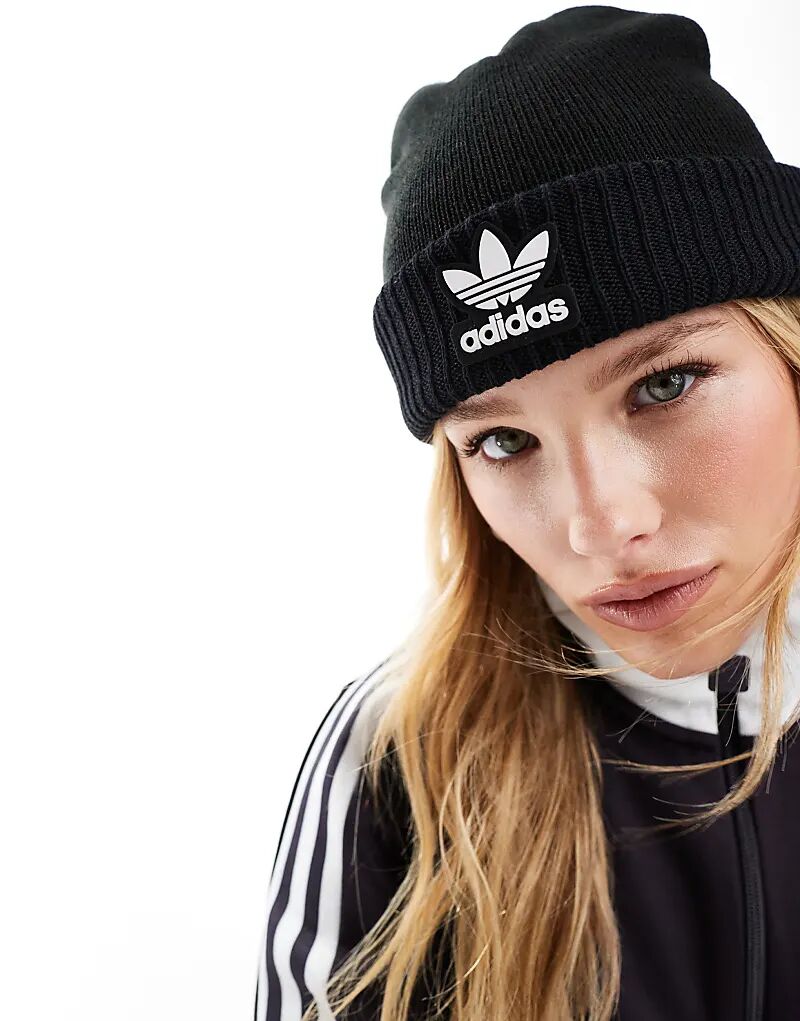 

Шапка-трилистник черного цвета adidas Originals