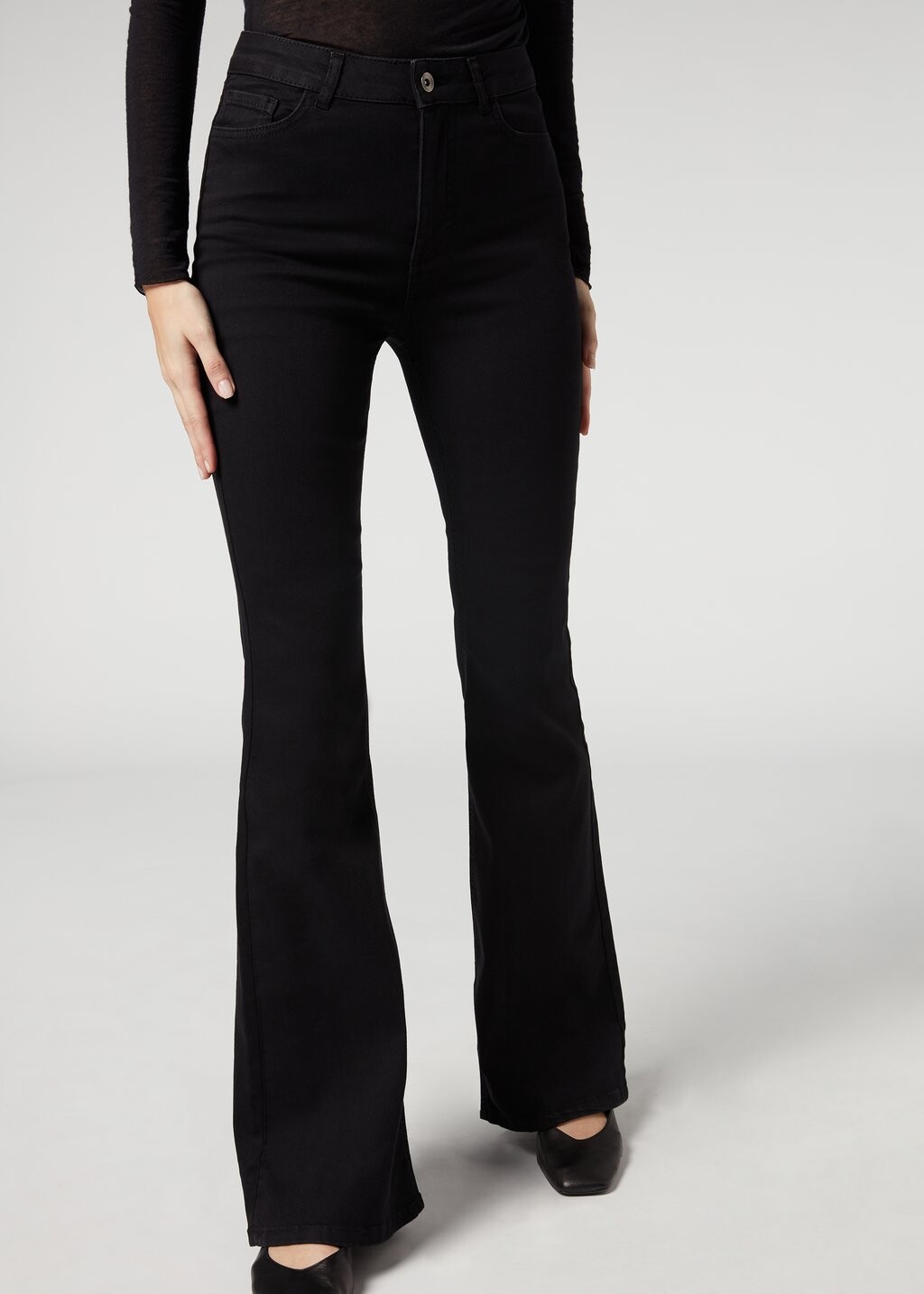 

Расклешенные джинсы Calzedonia