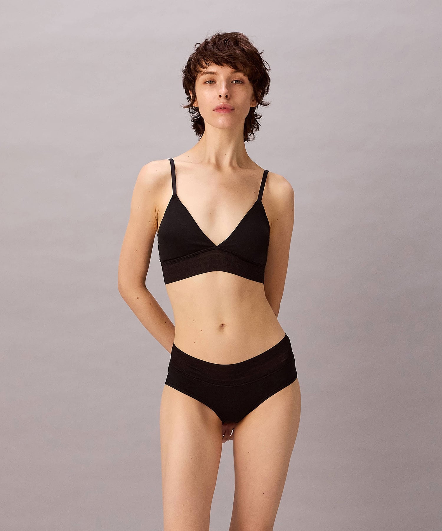 Бюстгальтер-треугольник Calvin Klein Lightly Line, нижнее белье Calvin Klein QP3461O, Black — фото 2