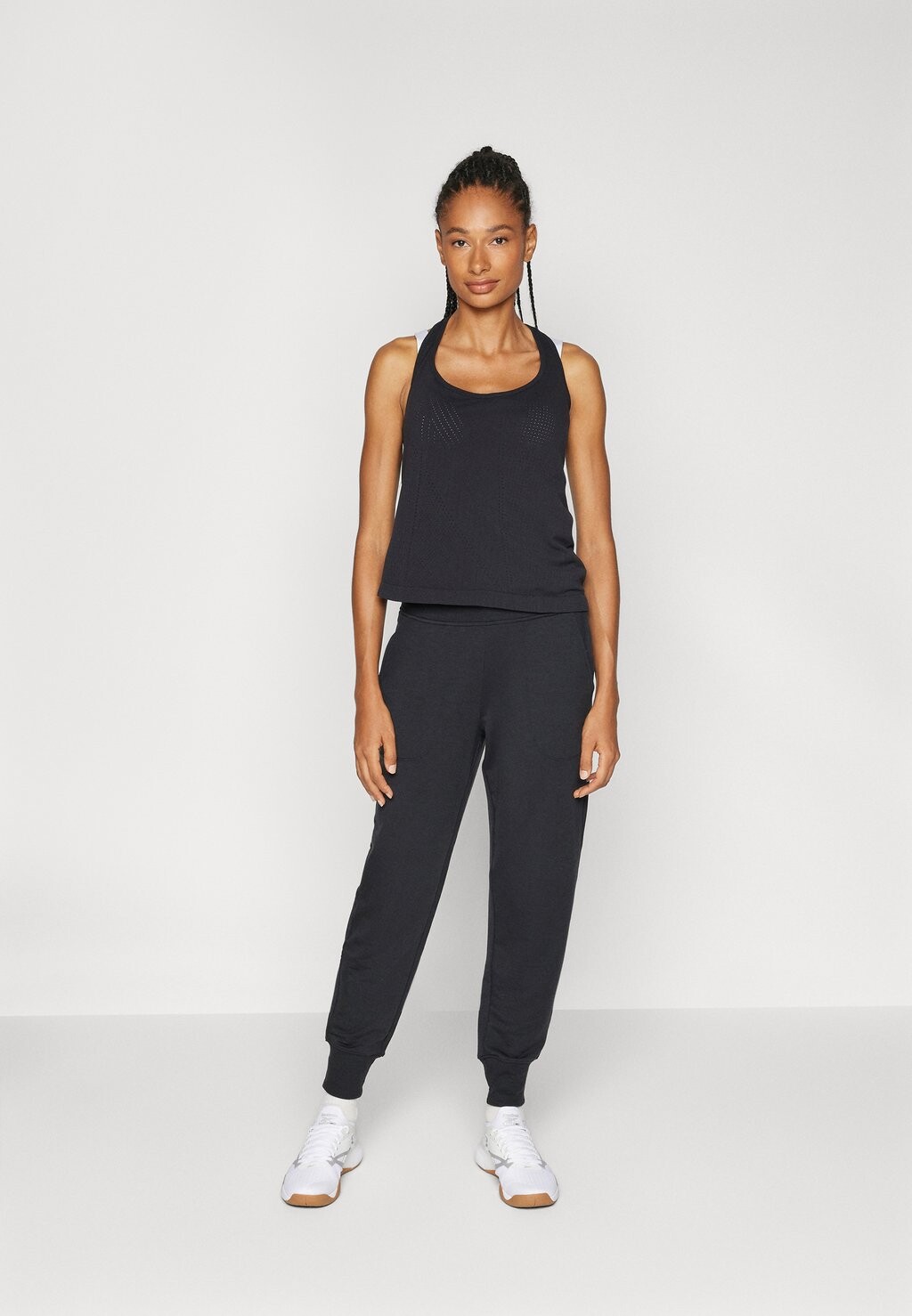 

Топ IN MOTION SEAMLESS CRISS CROSS TANK Athleta, черный