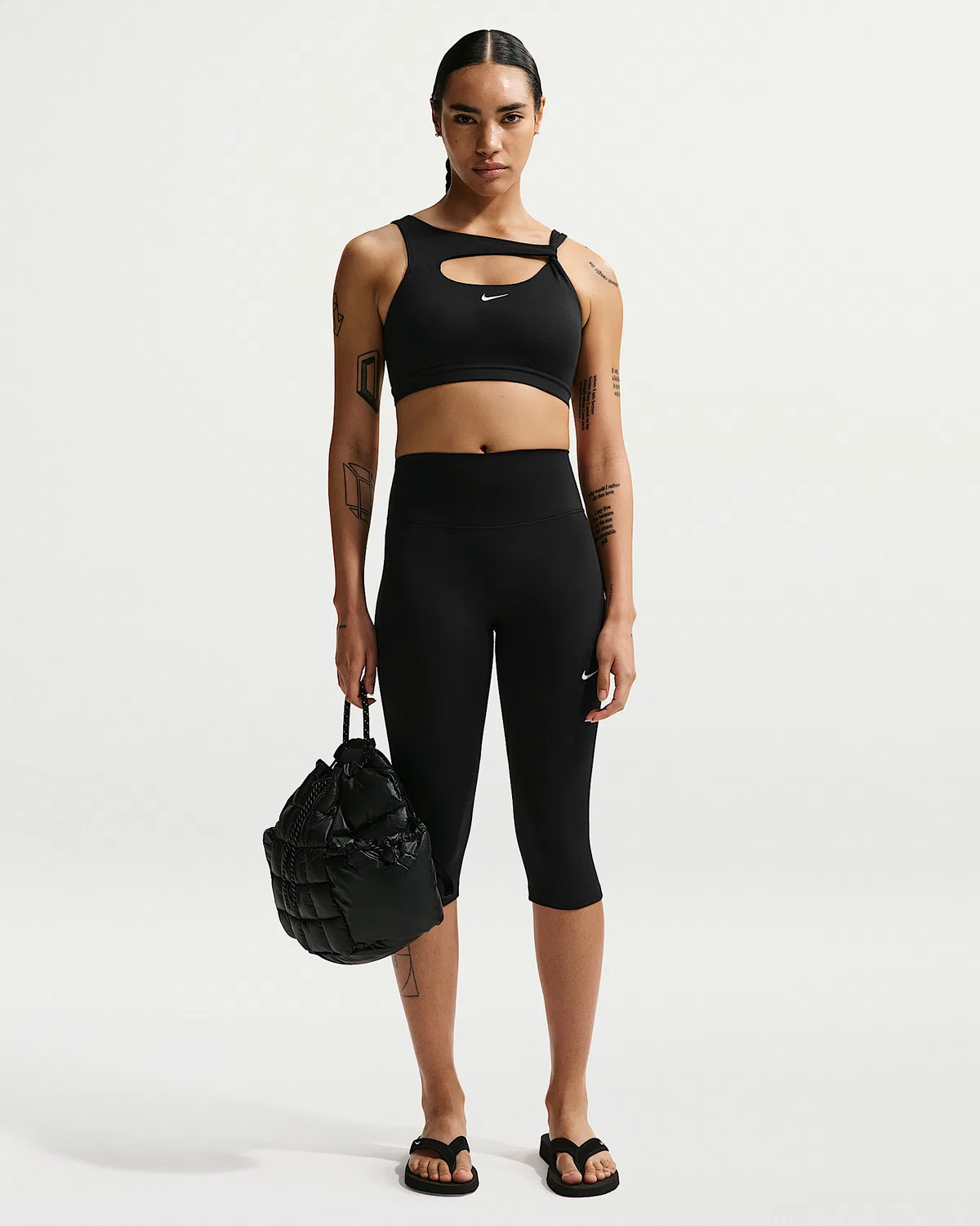Женский спортивный бюстгальтер Nike One со средней поддержкой и чашками, Black/White — фото 4