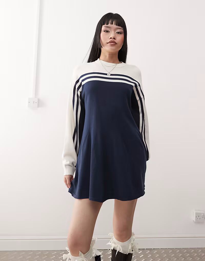 

Трикотажное спортивное платье Monki в бежево-синюю полоску