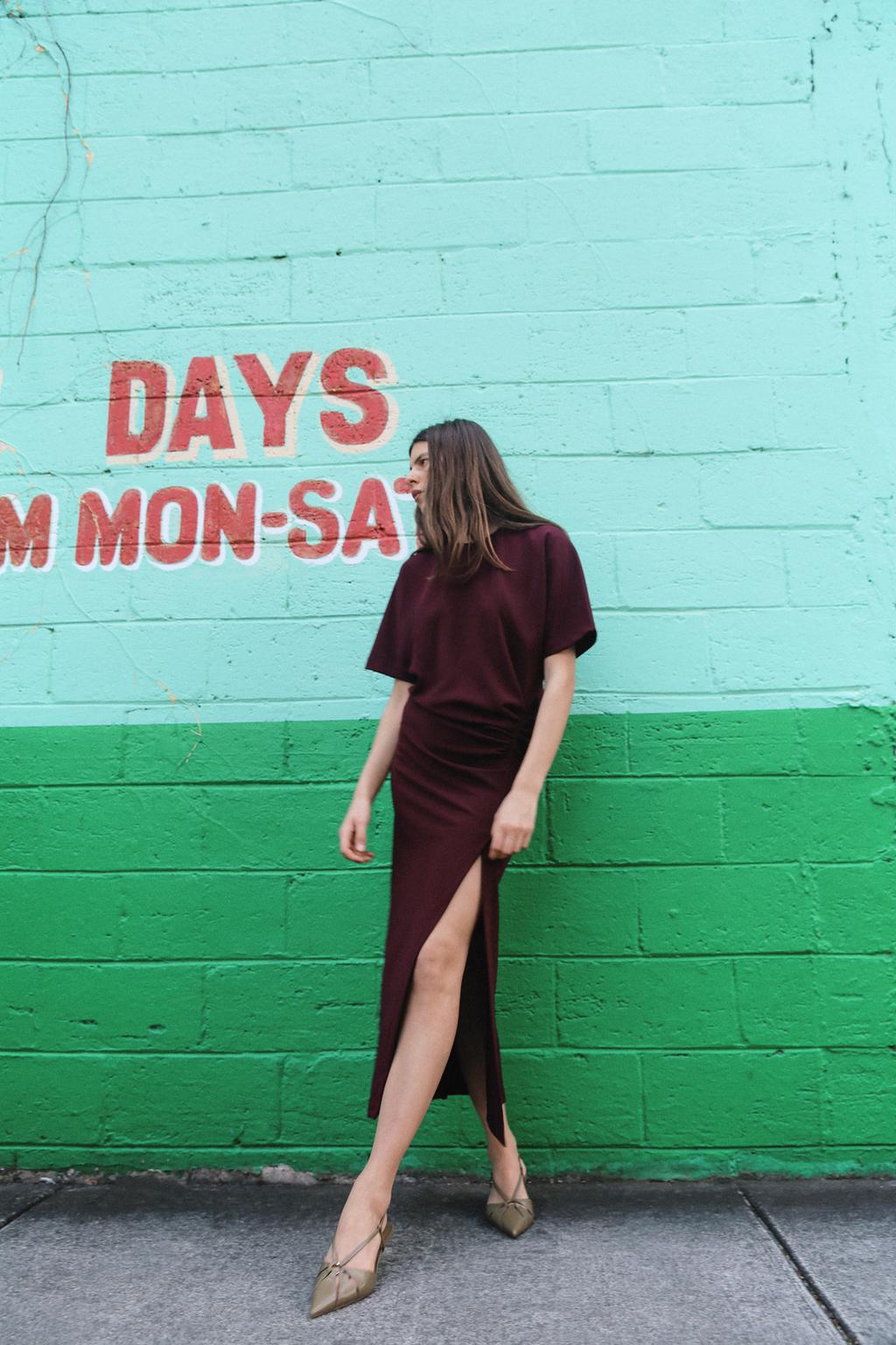 

Платье миди со сборчатыми деталями ZARA, цвет Light burgundy
