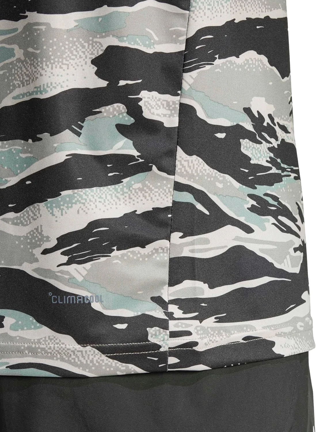 Футболка adidas Men's Train Essentials Camouflage All Over Printed — фото 4