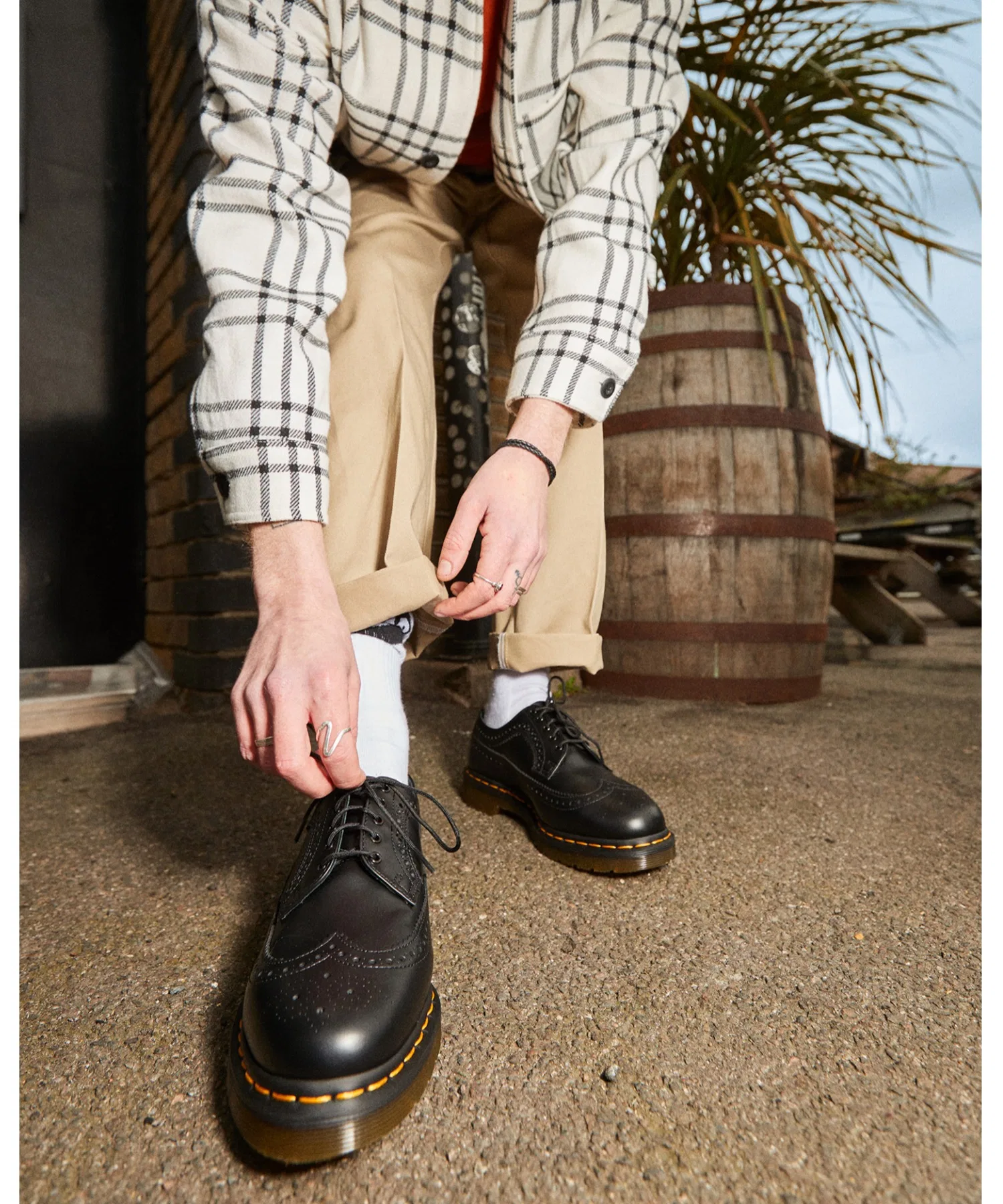 Унисекс туфли Dr. Martens 3989 с перфорацией кожаные чёрные — фото 4