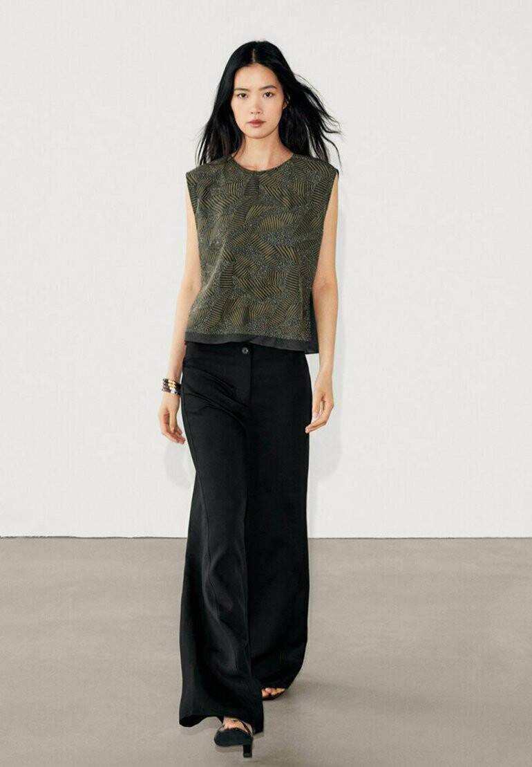 

Блузка Sleeveless With Embroidered Details Massimo Dutti, темно-зеленая