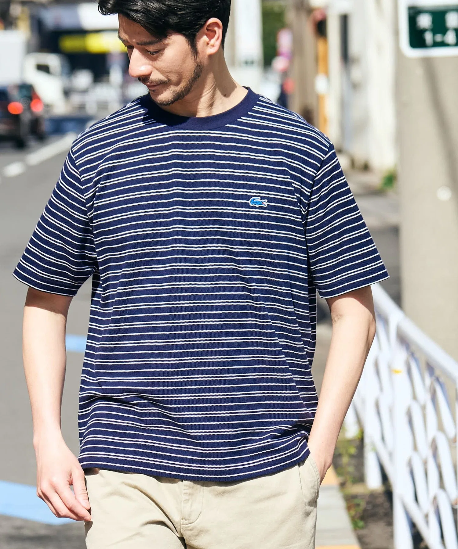 Мужская футболка-полосатик LACOSTE из хлопка тёмно-синего цвета