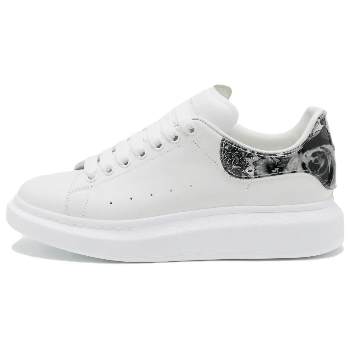 

Низкие кожаные кроссовки мужские белые серебристые черные Alexander McQueen