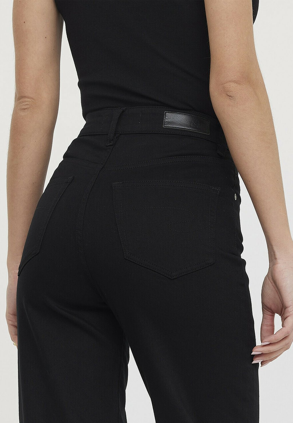 

Брюки Lee Cooper, черный