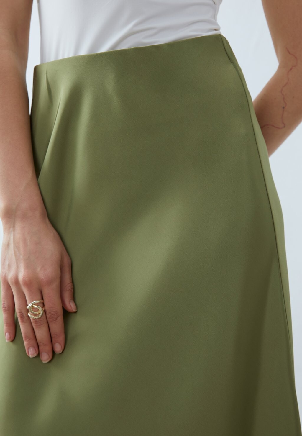 

Широкая юбка в сборку SATIN A-LINE SKIRT Anna Field, зеленый