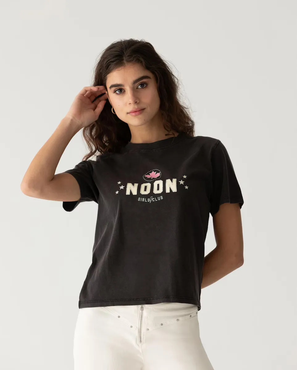 

Женская футболка с короткими рукавами и логотипом спереди Noon, темно-серый