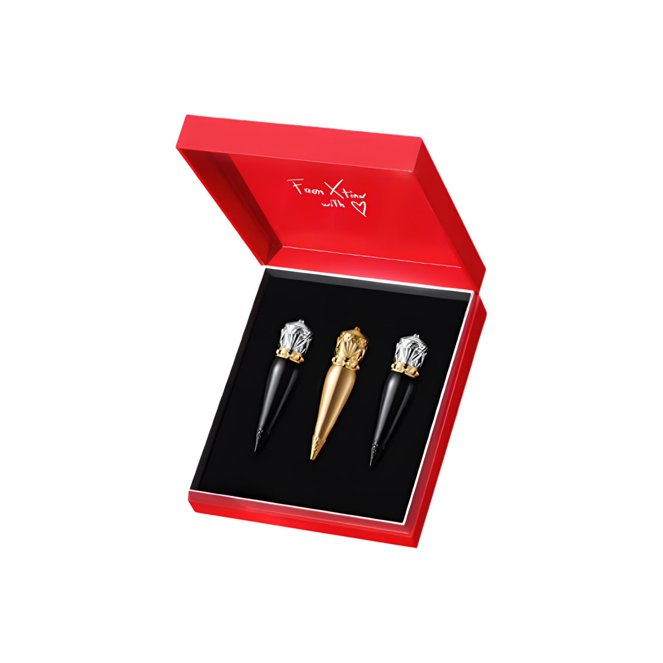 

Королевский набор помад CL Queen's Royal Staff Box матовые легко растушевываются 3.8г*3 Christian Louboutin, three-piece set: louboutin красный #001m+bobo tea #385+розовый mist cameo коричневый #313m