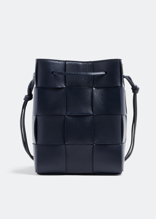 

Сумка Bottega Veneta Small Cassette Bucket, синий