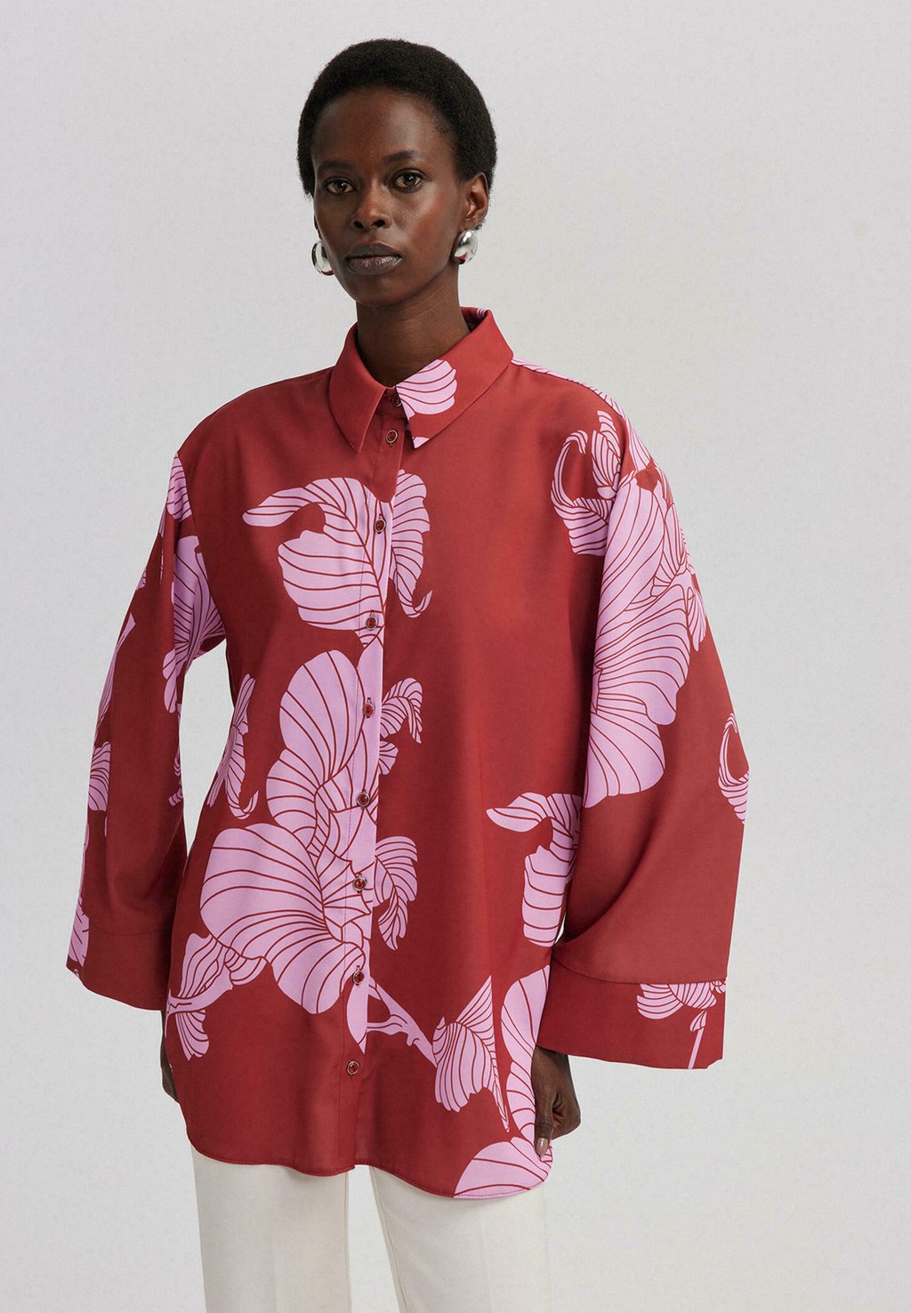 

Блузка на пуговицах PATTERNED Touché Privé, розовый