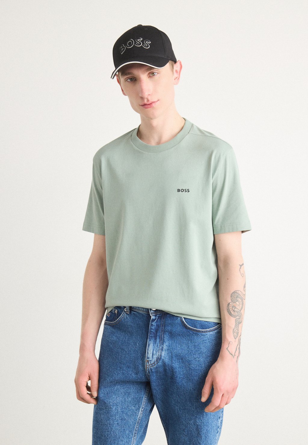 

Базовая футболка TEE BOSS, зеленый