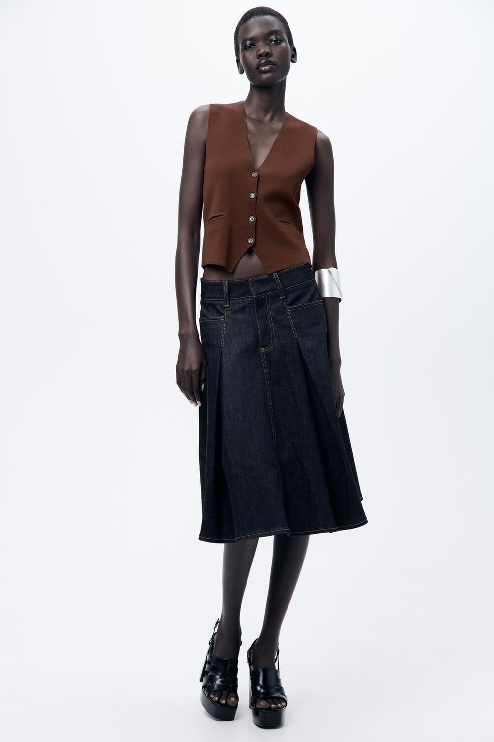 

Трикотажный верх жилета с пластинкой на спине ZARA, коричневый