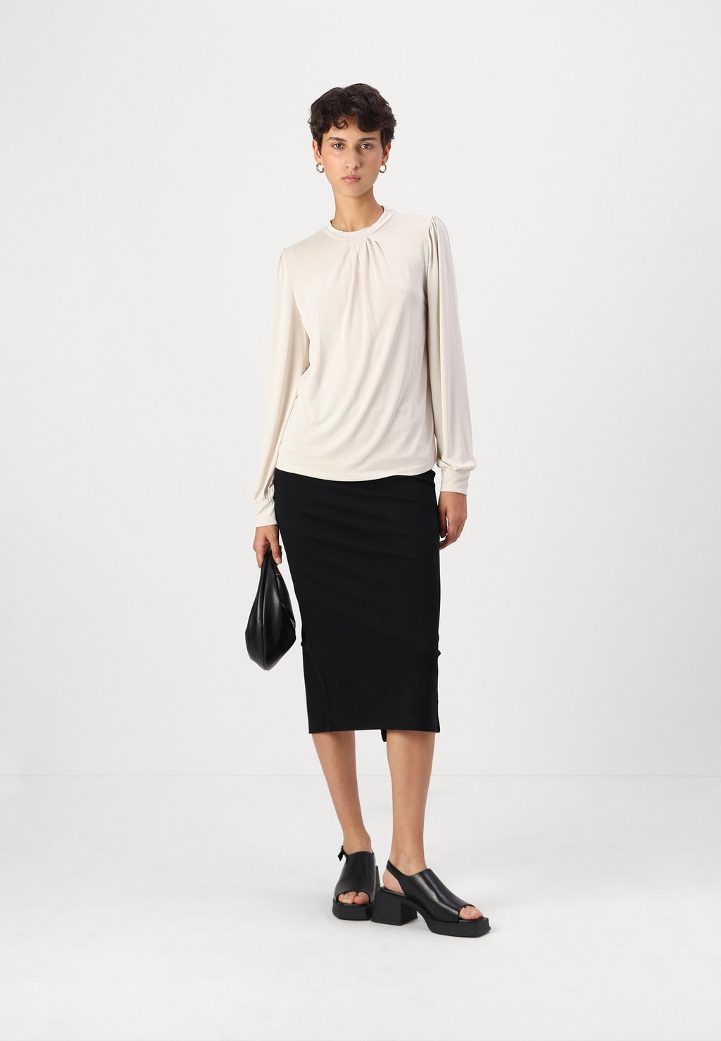 

Юбка-карандаш ONLTIA HW SLIT CC PNT ONLY, черный