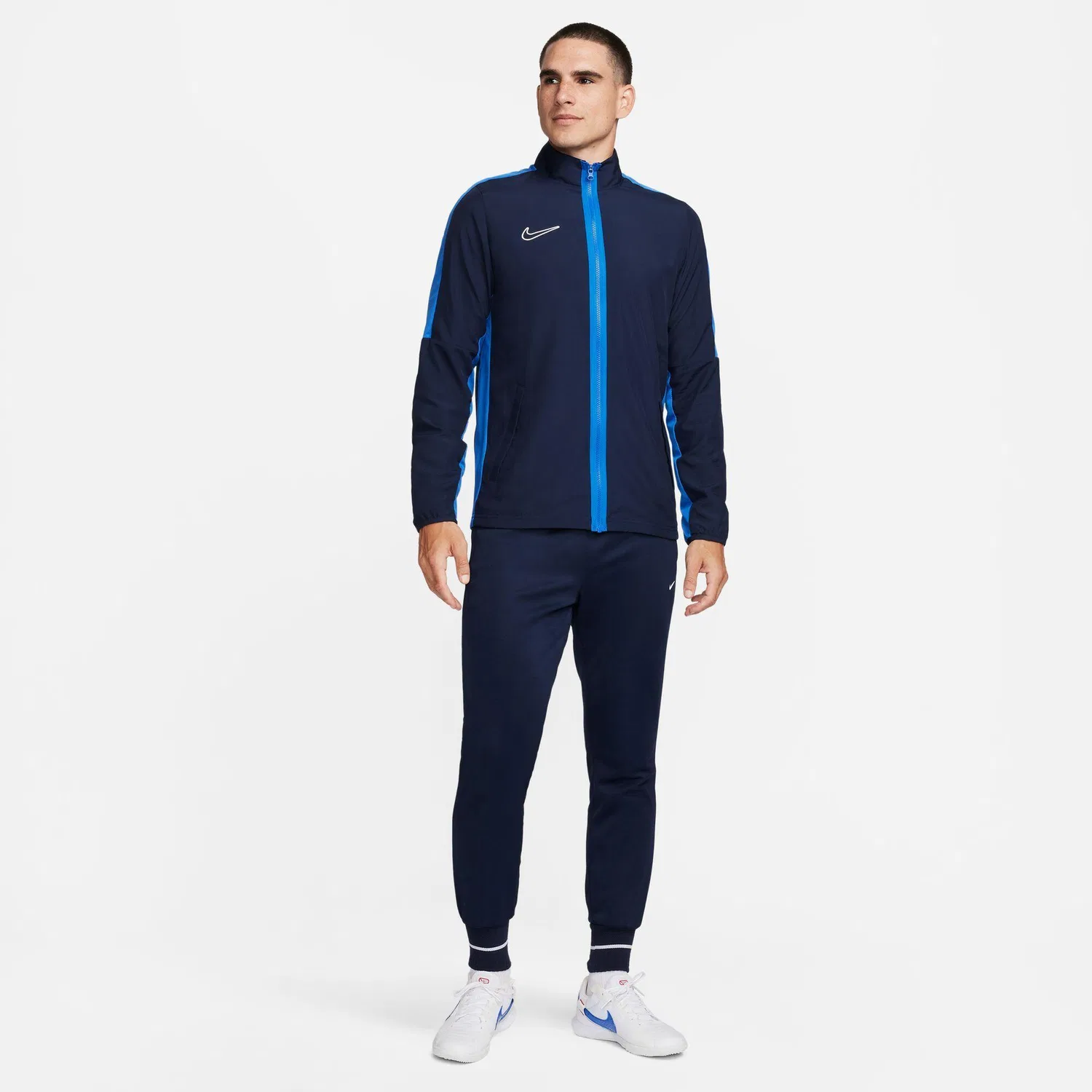 Мужская куртка с технологией Dri-FIT Woven Jacket Nike, Darkblau / Konigsblau / Blau — фото 3