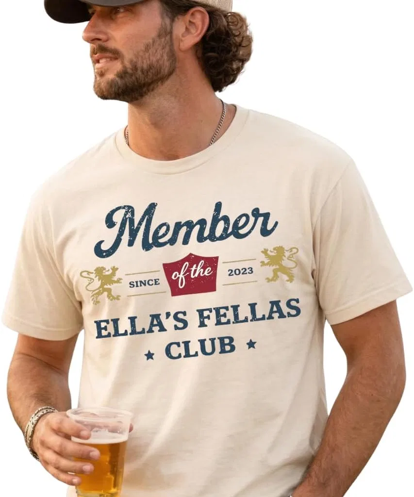 Мужская футболка с принтом Ella’s Fellas Club, песочный
