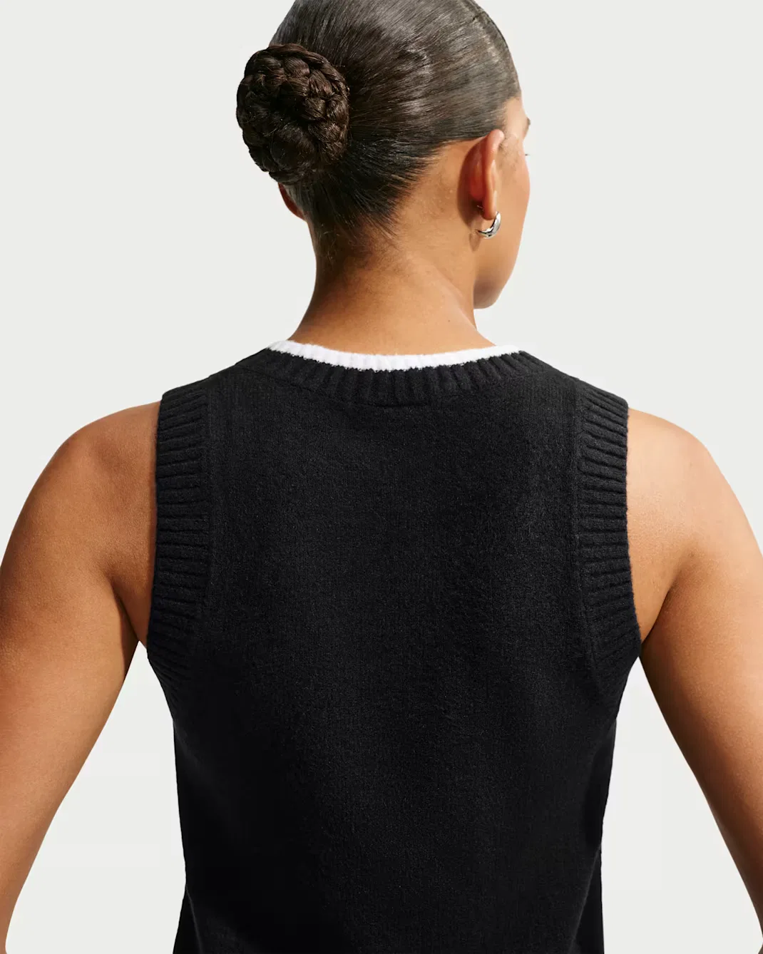 Женский свободный жилет-свитер Nike Sportswear Chill Knit, Black/White/White — фото 2