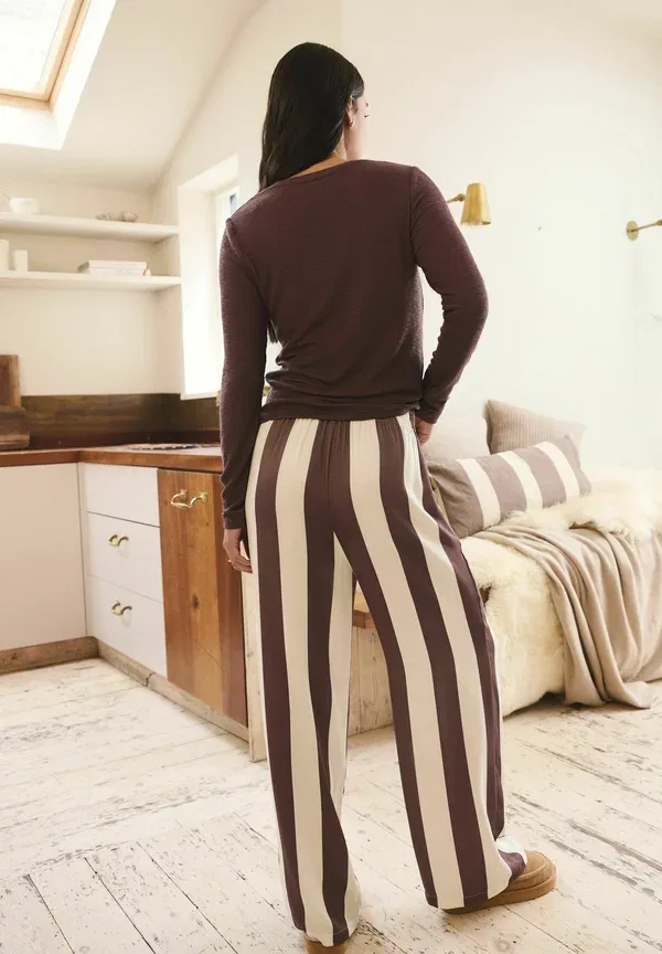 Пижамный комплект с длинным рукавом, полосатый, Regular fit, Next, Chocolate Brown Stripe, коричневый/шоколадный — фото 4