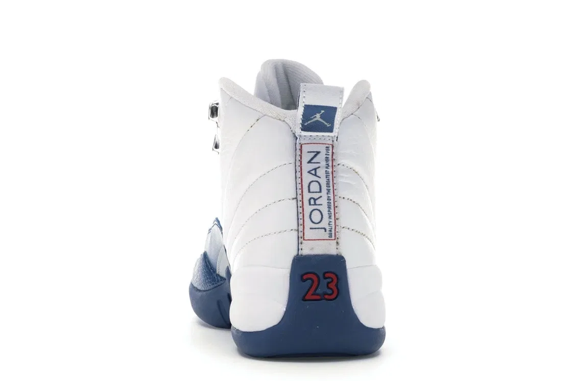 Детские кроссовки Lifestyle с принтом Jordan 12 Retro Jordan, White/French Blue-Metallic Silver-Varsity Red — фото 4