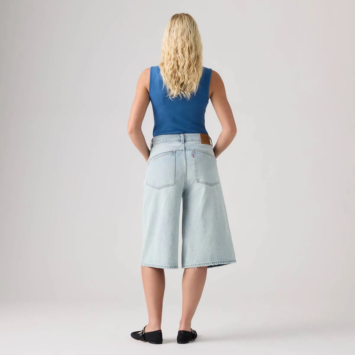Очень свободные женские шорты Levi's, South City - Medium Wash — фото 3