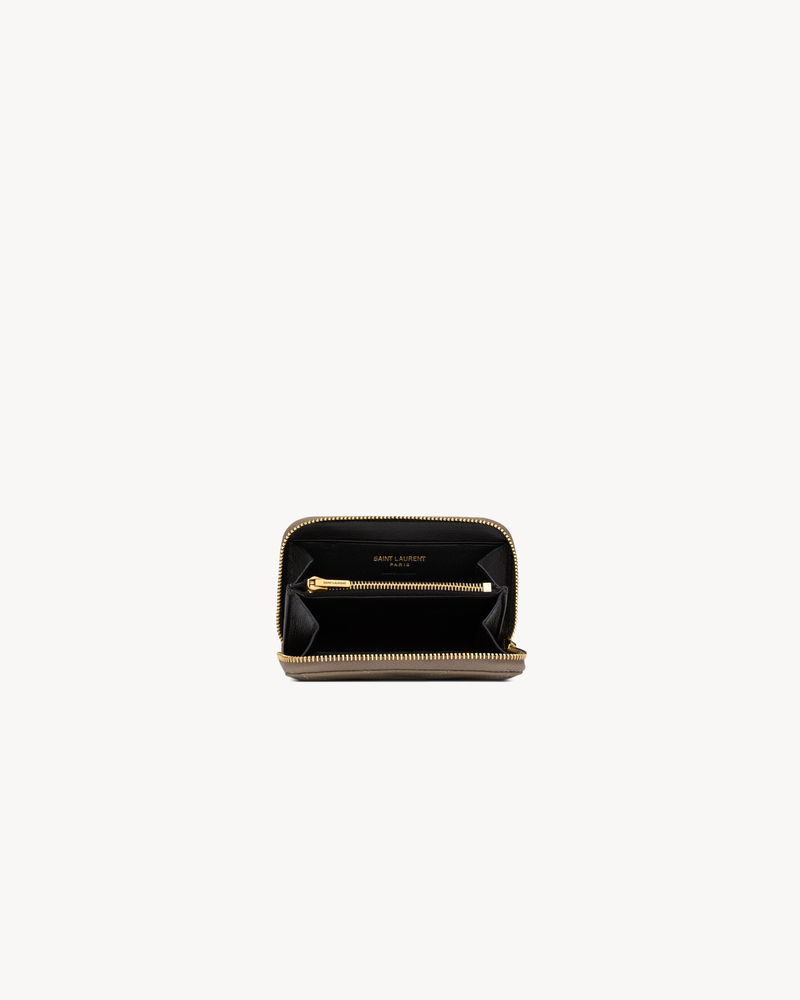 Монетница CASSANDRE из кожи GRAIN DE POUDRE Saint Laurent, серый/серебряный — фото 4