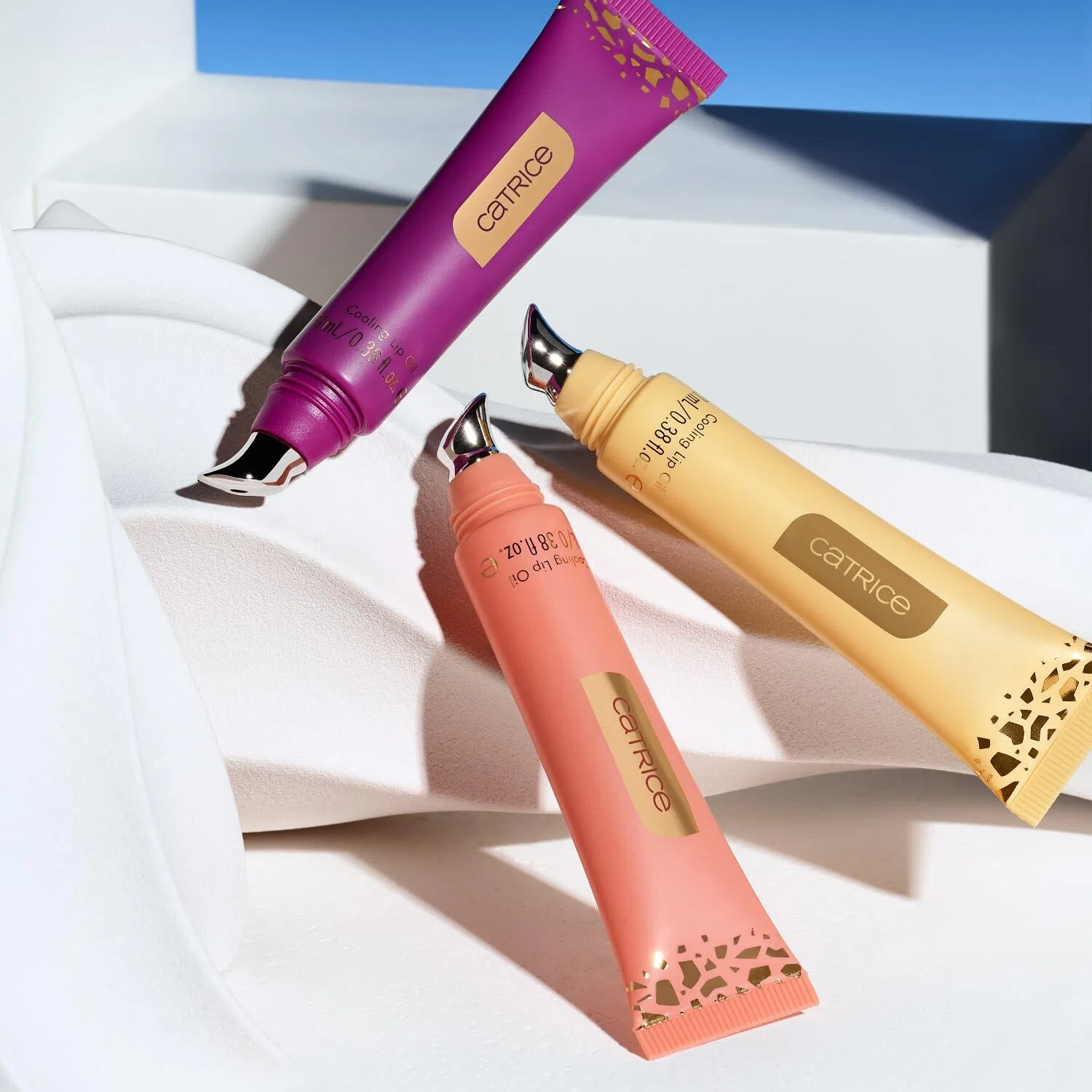 Охлаждающее масло для губ «SUMMER OBSESSED Cooling Lip Oil C01» от Catrice Catrice — фото 4