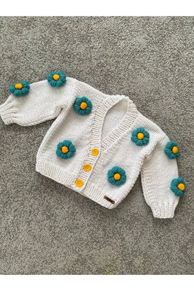 Детский кардиган для девочек с цветочным принтом Hand knitted girl's cardigan with flower detail Nevalin, White — фото 3