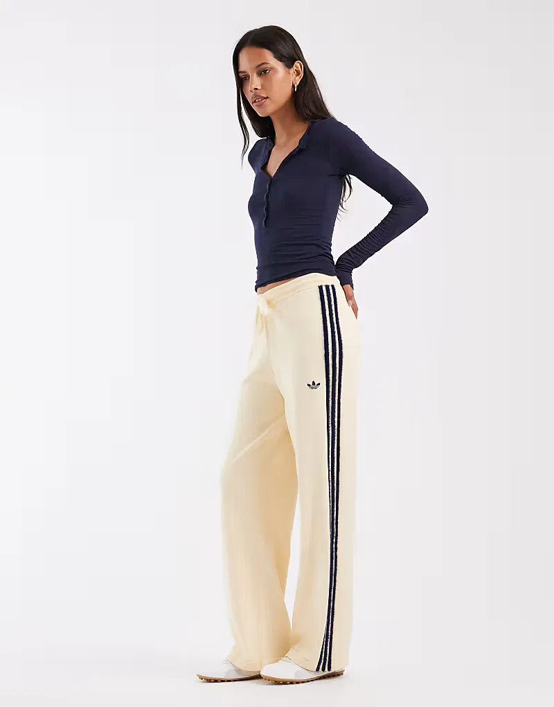 Вязаные спортивные брюки Adidas Originals Firebird, кремовый — фото 2