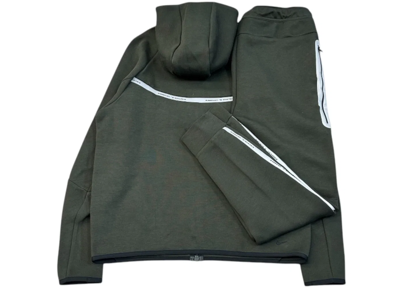 Мужской спортивный костюм с принтом Nike Tech Fleece Tracksuit, Sequoia/Black — фото 2