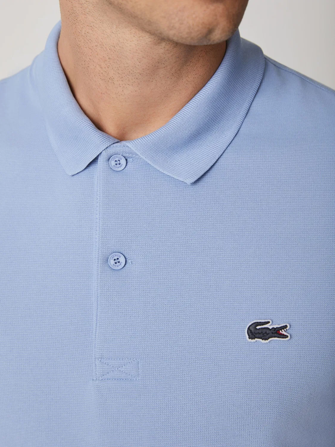 Голубая рубашка-поло Lacoste с короткими рукавами стандартного кроя — фото 4