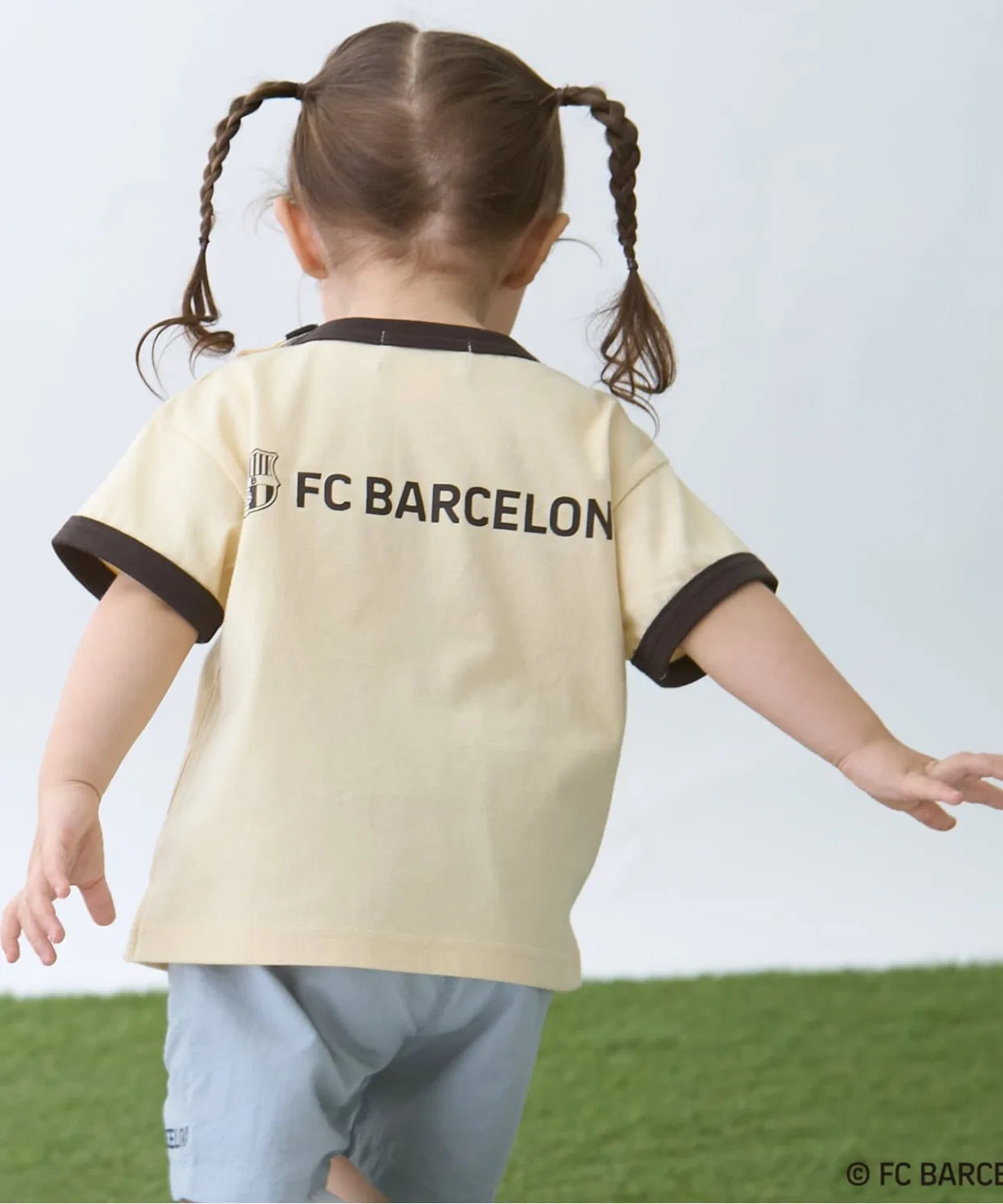 Детская футболка с контактной прохладой и эмблемой FC BARCELONA petit main, Light Beige — фото 3