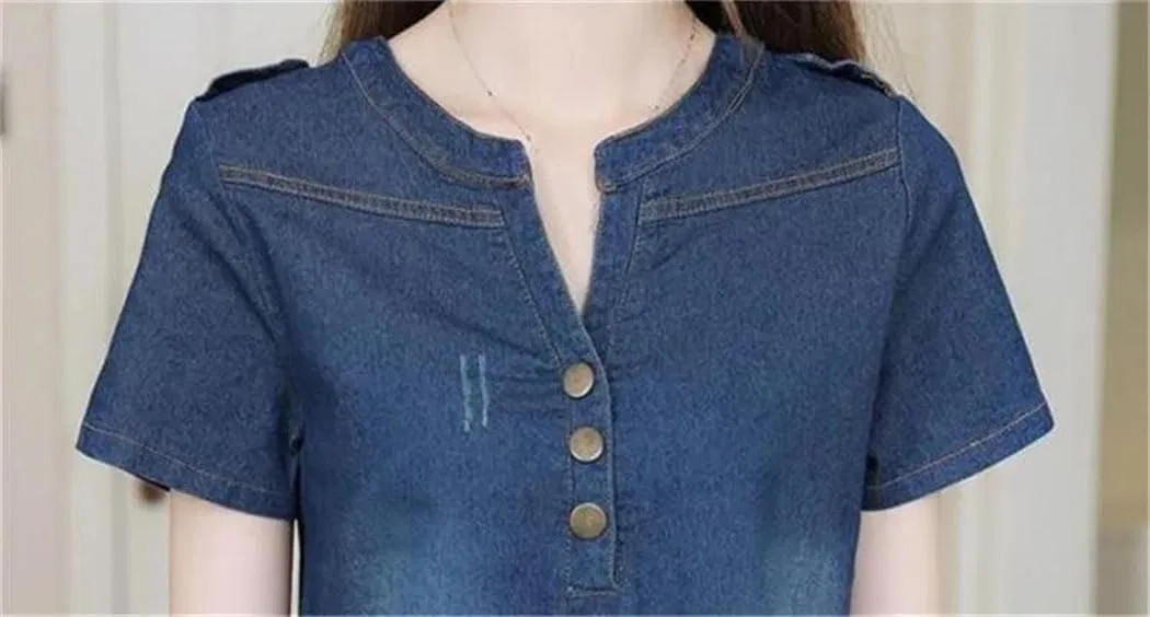 Женское джинсовое платье V-образным вырезом с коротким рукавом, Slim Fit — фото 4