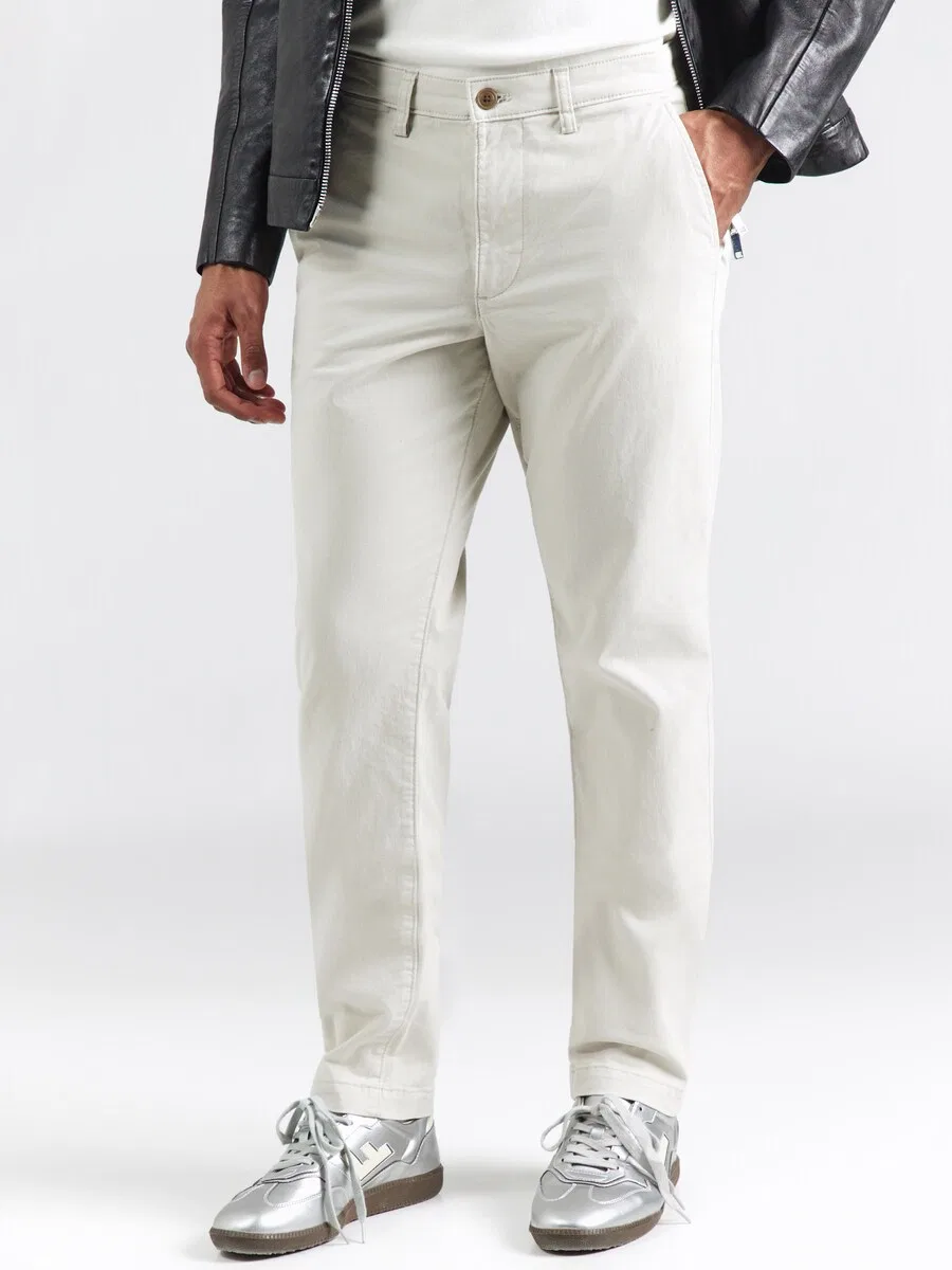 Брюки-чиносы GAP Slim fit 'ESSENTIAL' серого цвета — фото 2