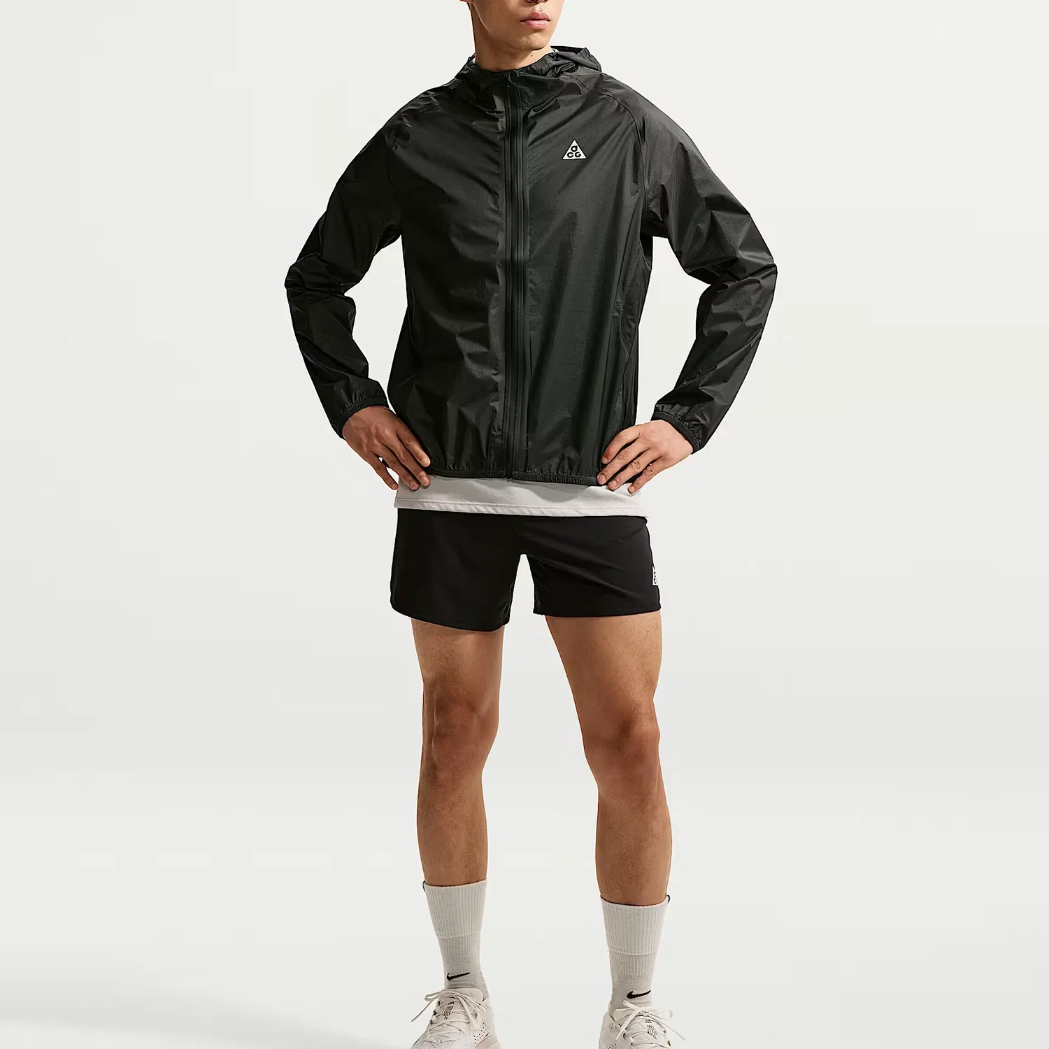 Мужская куртка с капюшоном Nike ACG Coal Black/Mountain White — фото 3